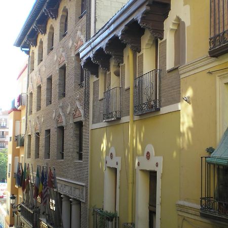 Apartamentos Turisticos Reyes Catolicos Zaragoza Exterior photo